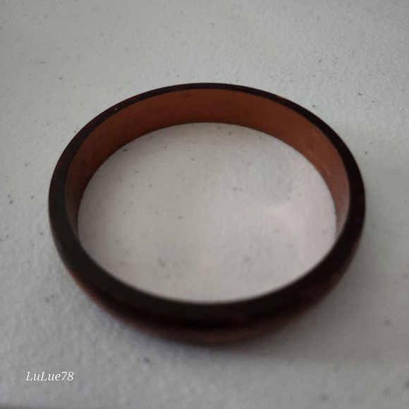 Women's Marbled Pattern Bangle Bracelet - Picture 7 of 11